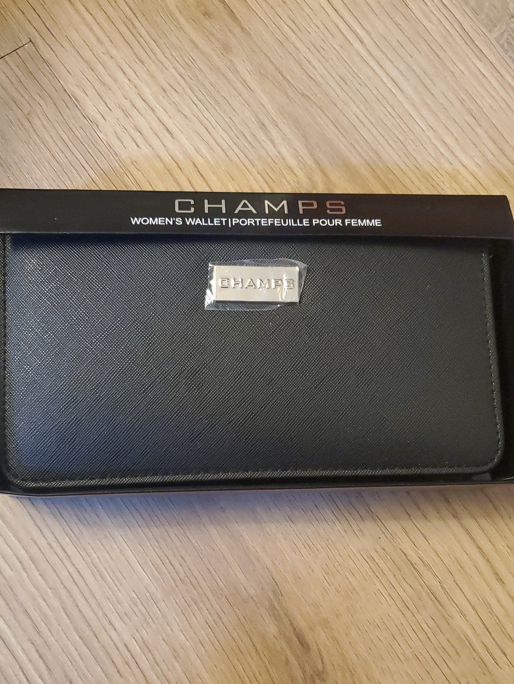 CHAMPS Black Saffiano Faux Leather Zip Wallet - NWOT